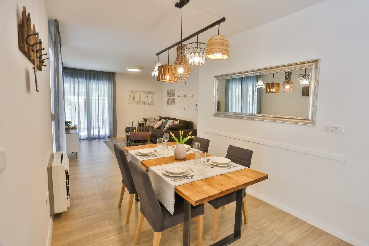 Luxury Urban With Jacuzzi Apartament *